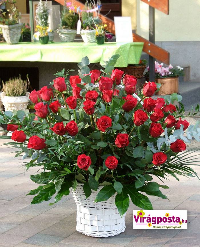 Valentin napi vörös rózsakosár